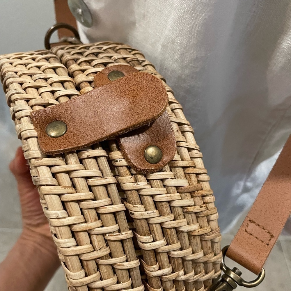 - New - Circular Ratten Crossbody Bag - Picture 6 of 7